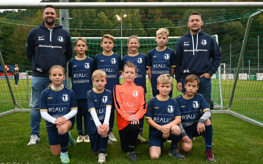 U10-Vorstellung in der Halbzeitpause – neue Dressen von REALiG aus Draßmarkt – 04.10.2025