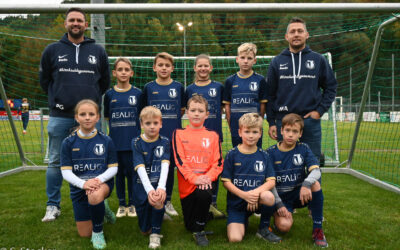 U10-Vorstellung in der Halbzeitpause – neue Dressen von REALiG aus Draßmarkt – 04.10.2025