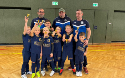 Rückblick Herbst 2025 – U8 des USC Sparkasse Kirchschlag sammelt wertvolle Erfahrungen im U9-Modus ⚽💙🤍